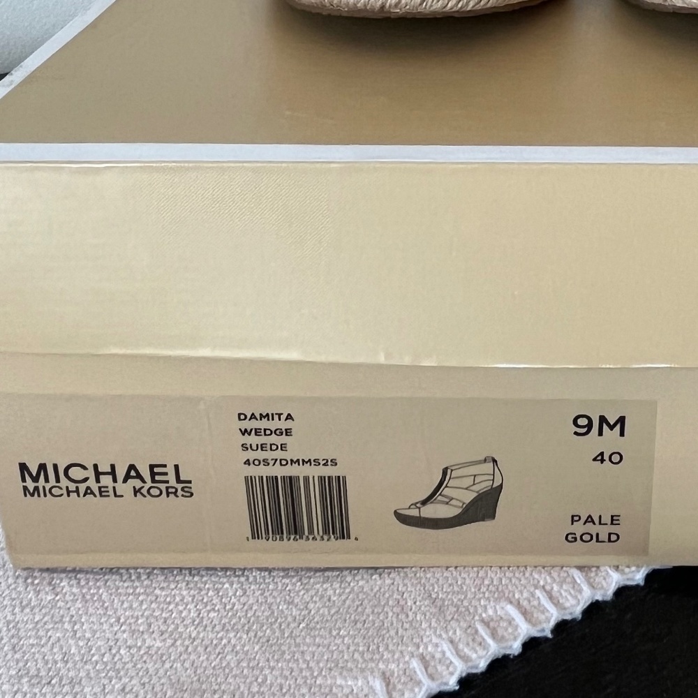 Brand New Michael Kors Gold Damita Wedge - Women's Size 9 - Picture 4 of 6